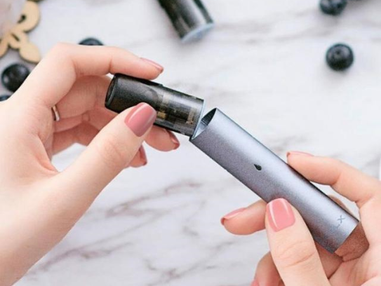 悦刻电子烟坐飞机的时候应该如何携带？